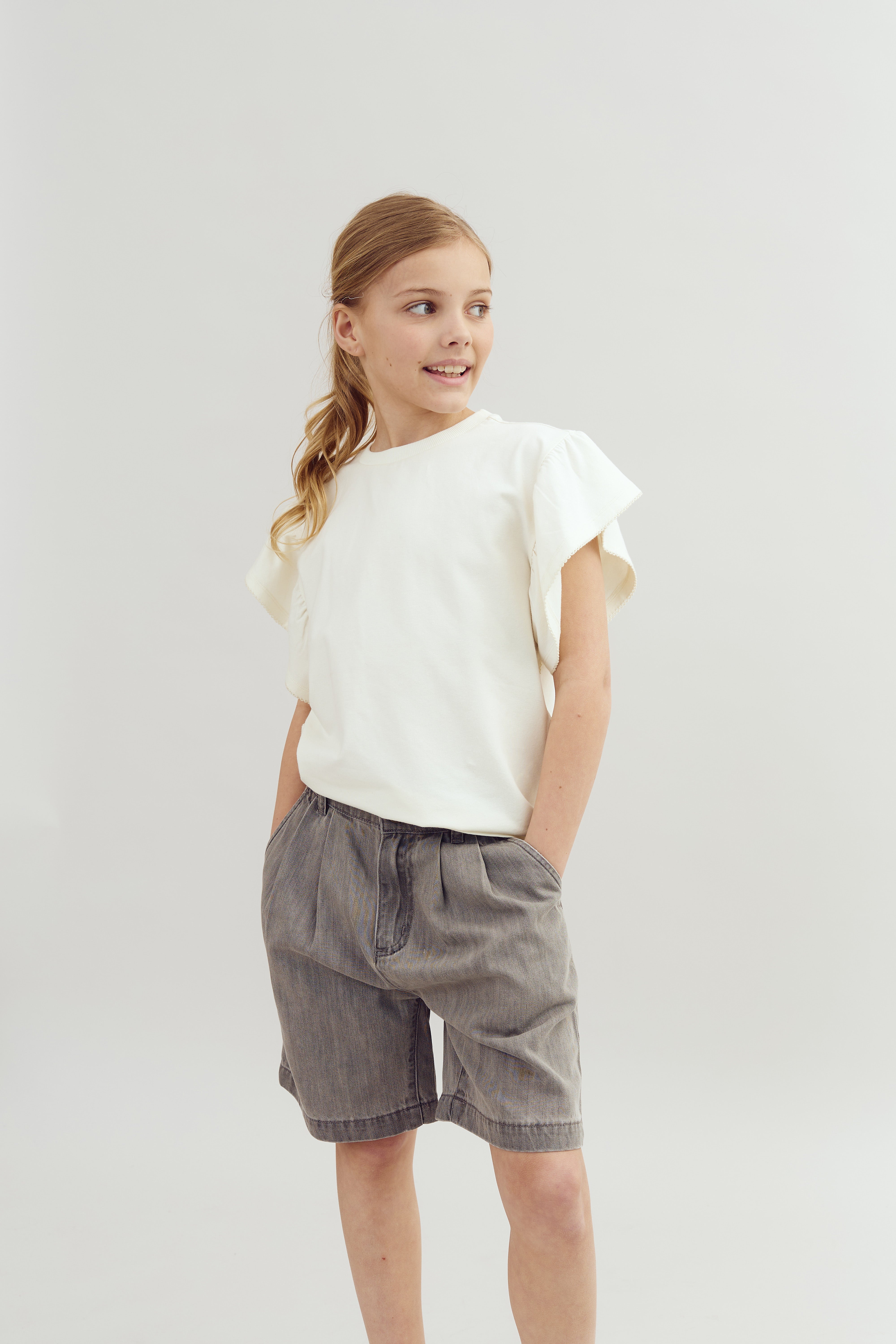 Ruffle Sleeve T-Shirt w. Picot stitch - Tween - Off White | 100383 Vilde