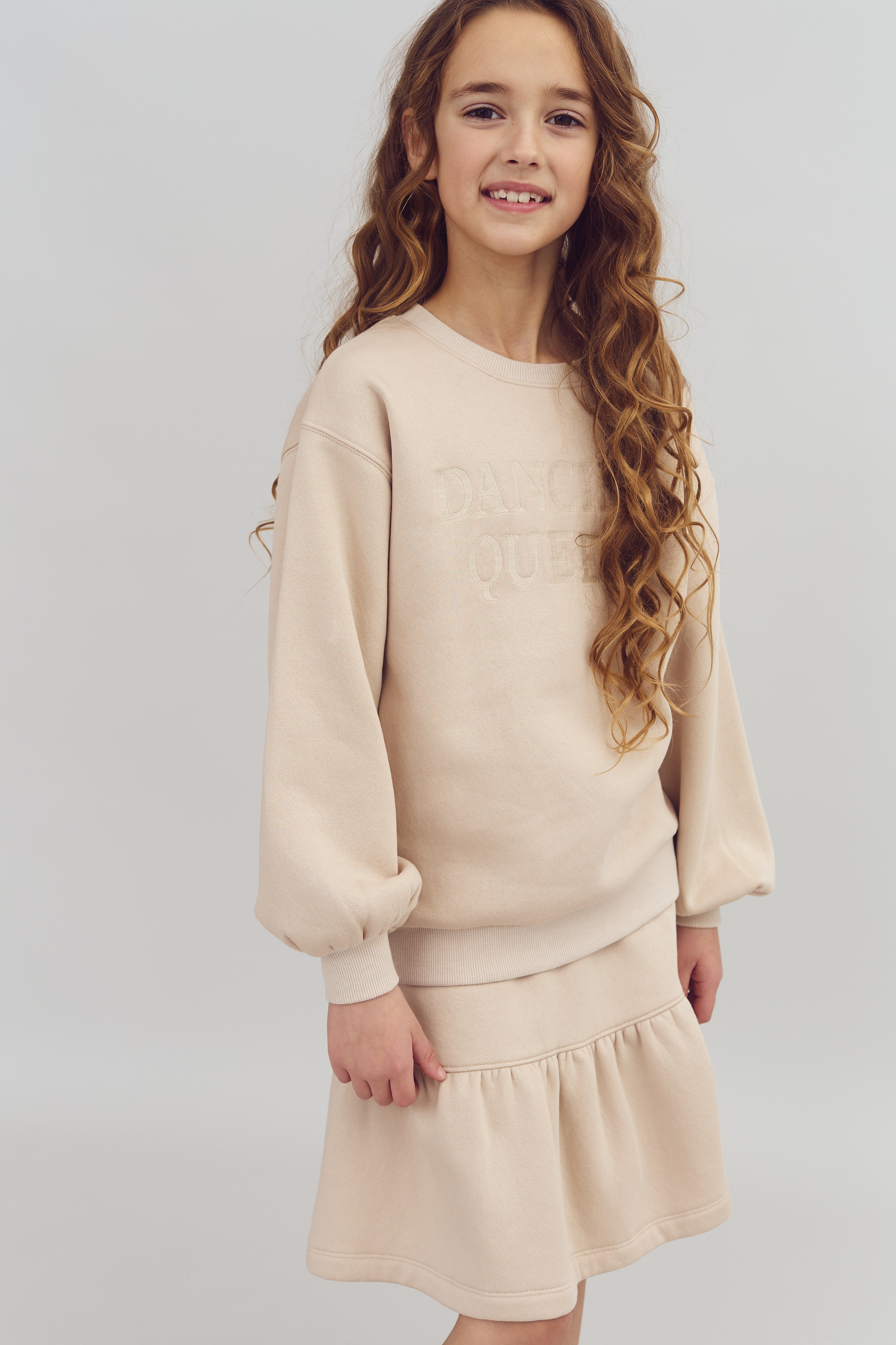 Oversized Sweatshirt w. Embroidery - Tween - Moonlight