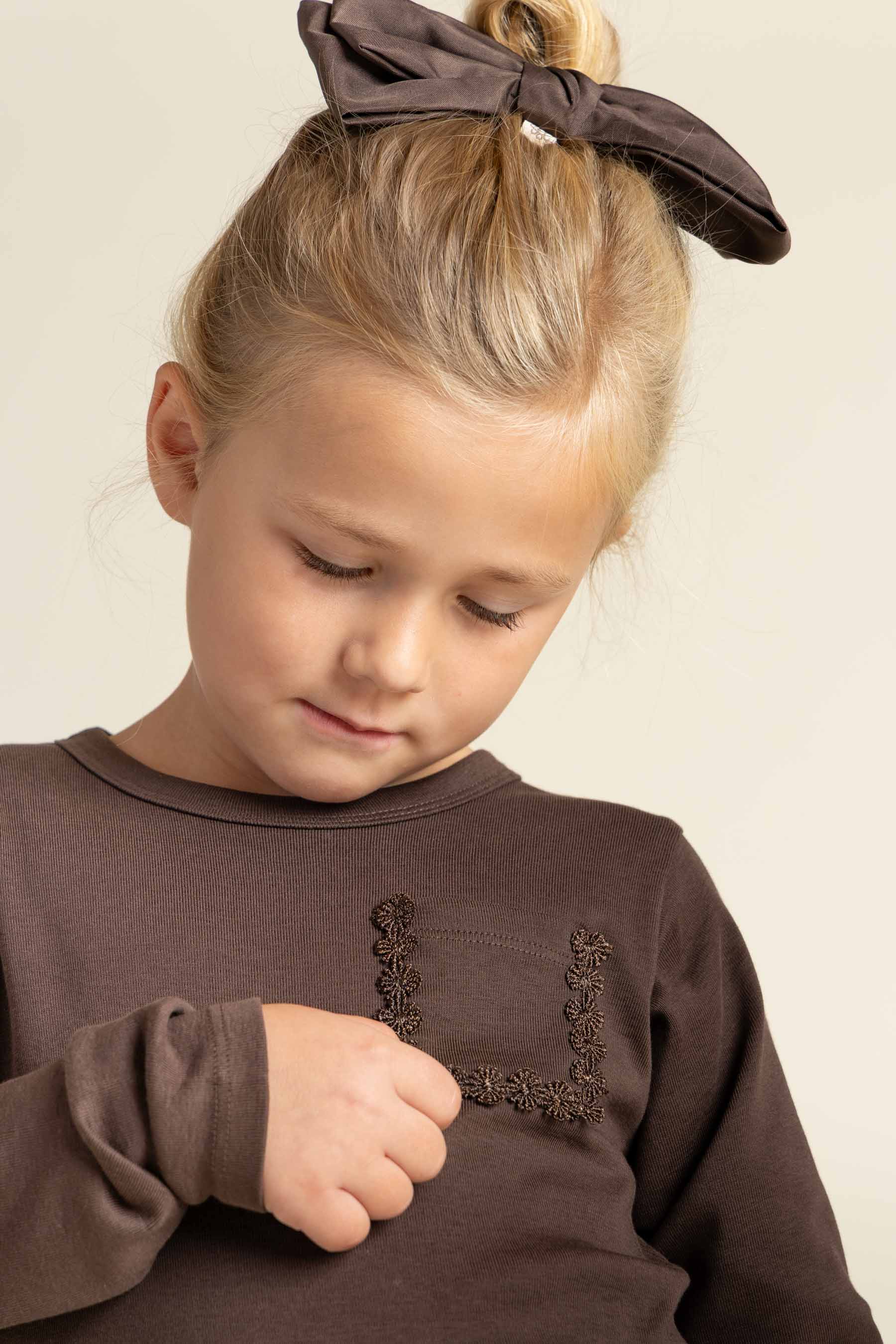 Long Sleeve T-shirt with Chest pocket - Kids - Chocolate | 100870 Sienna